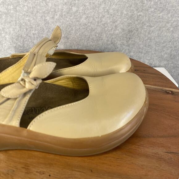 🤎 Birkenstock Tatami Womens 37 / 6 Tan Leather Bow Clogs 🤎 - Picture 3 of 12
